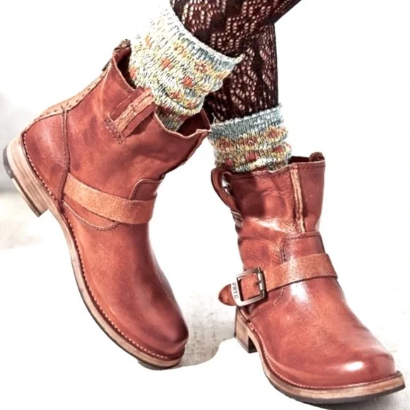 FRYE Boots VICKY ARTISAN Harness Distressed Leather Whiskey Tan Back Zip Size 8 - Picture 4 of 6